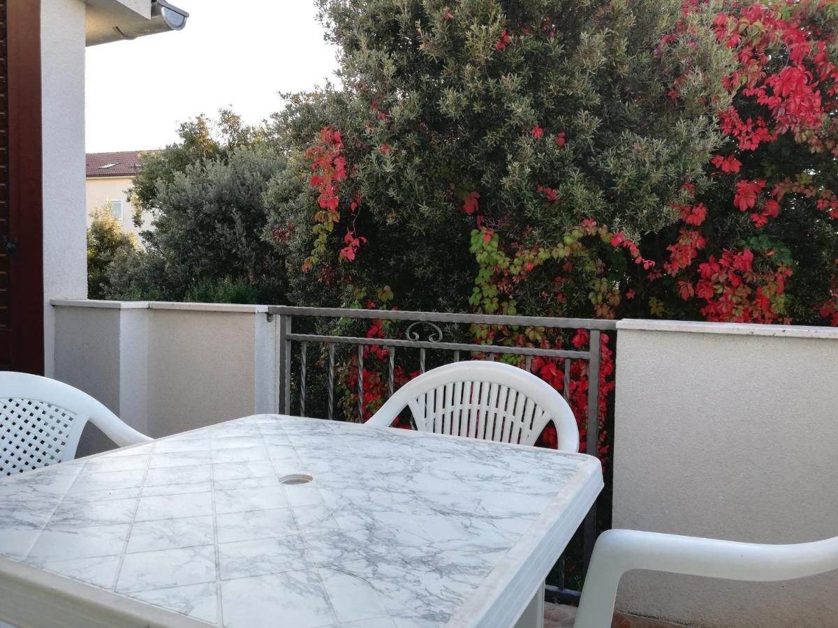 Apartments Roko Lalin Pakostane Bagian luar foto