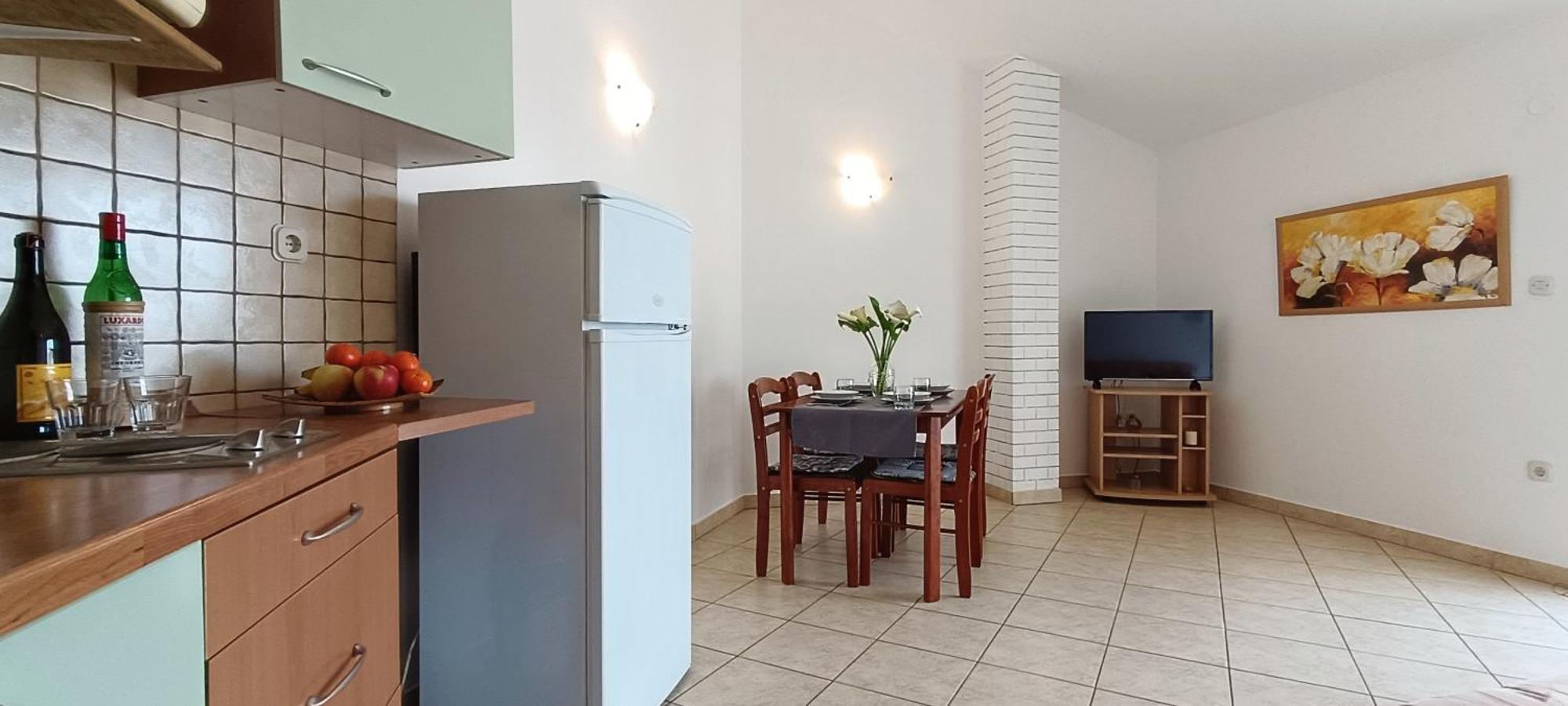 Apartments Roko Lalin Pakostane Bagian luar foto
