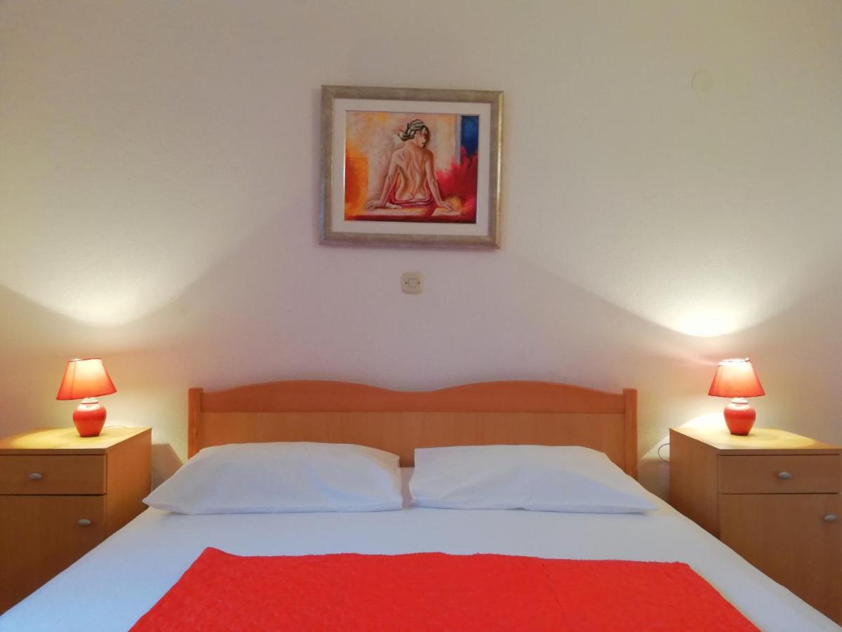 Apartments Roko Lalin Pakostane Bagian luar foto